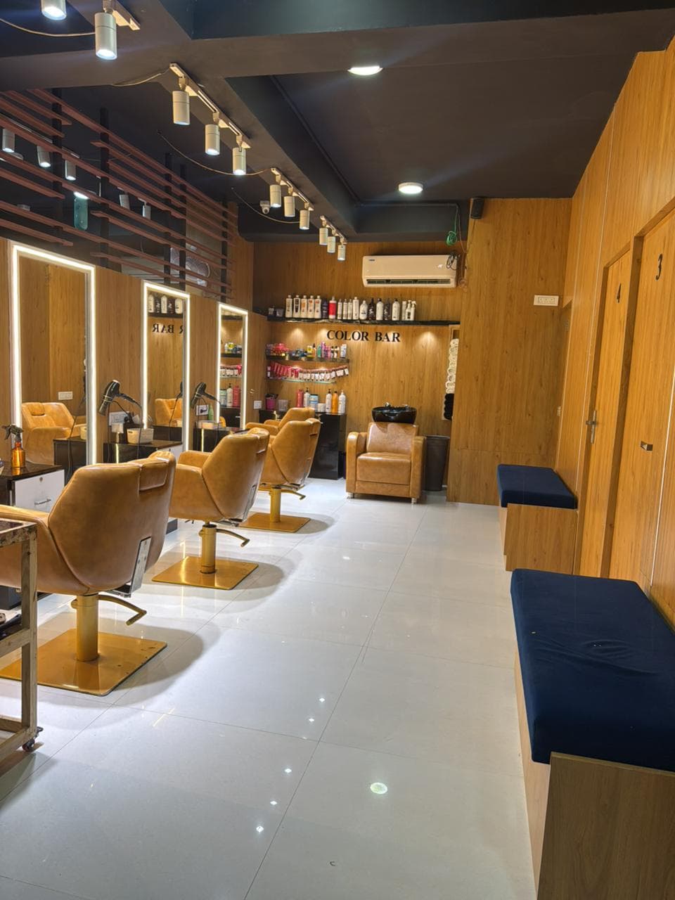 z19 habibs Unisex Saloon